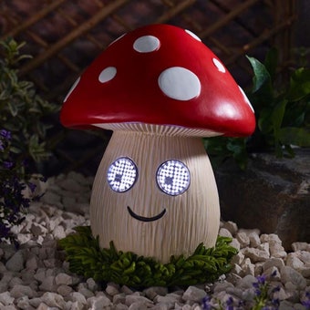 Blinkin’ Mushroom Solar Garden Light – Playful Outdoor Ornament with Blinking LED Eyes
