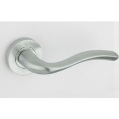 'Flute' Satin Chrome Round Rose Door Handles