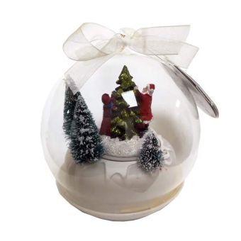 Illuminated LED Christmas Scene with Movement in a Globe