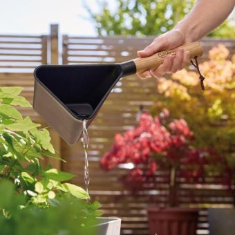 Draper Garden Water Ladle | Ash Wood Handle, 30% Recycled Plastic