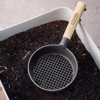 Draper Garden Hand Sieve | Ash Wood Handle, 30% Recycled Plastic Soil Sieve