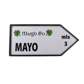 Wooden Mayo Road Sign Magnet with Shamrocks – Irish County Souvenir | 9.5 cm x 4.5 cm