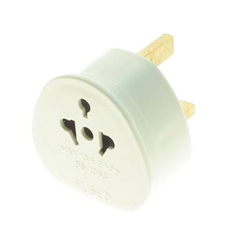 Universal To Ireland/UK 3 Pin Plug Visitor Travel Adaptor