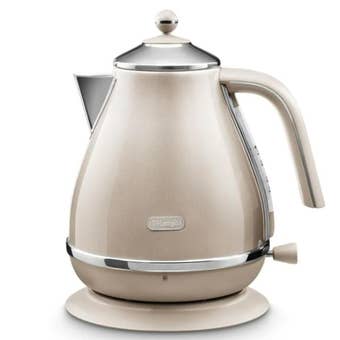De’Longhi Icona Metallics 1.7L Beige Kettle KBOT3001BG – Stylish, Modern Kitchen Essential
