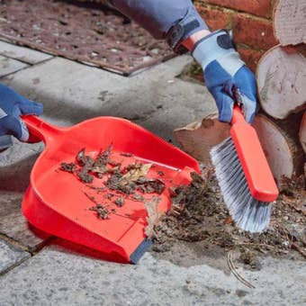 Soft Bristle Pan and Brush Set with Large Capacity Dustpan and Waterproof Bristles 40 x 32 x 7 cm