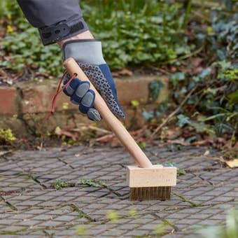 Short Reach Patio Brush with Wire Bristles and Metal Scraper FSC Certified 37 x 10 cm