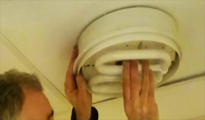 How To Change A 2d Bathroom Light Bulb